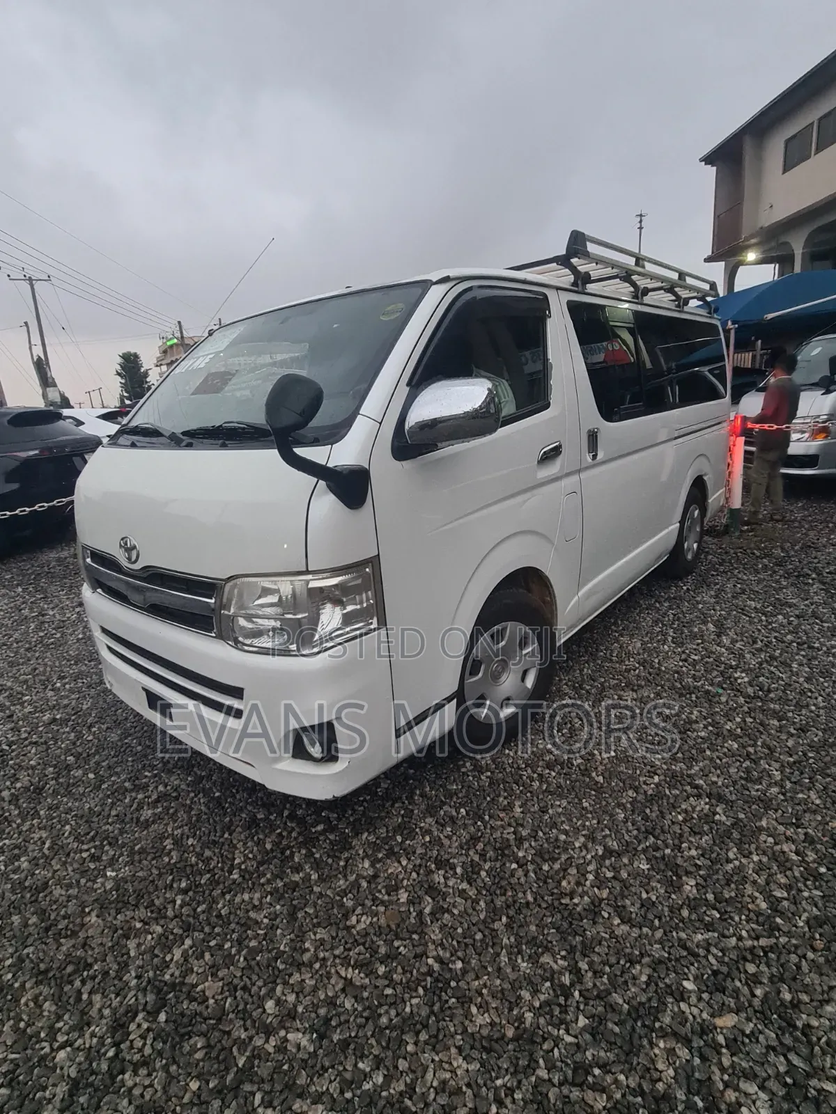 Toyota Grand HiAce G 3.0 Diesel Turbo 4WD 8-Seater 2001 White