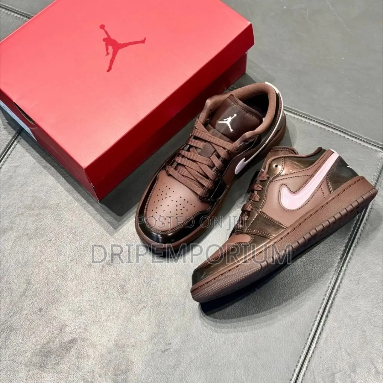 Jordan 1 Low Mocha