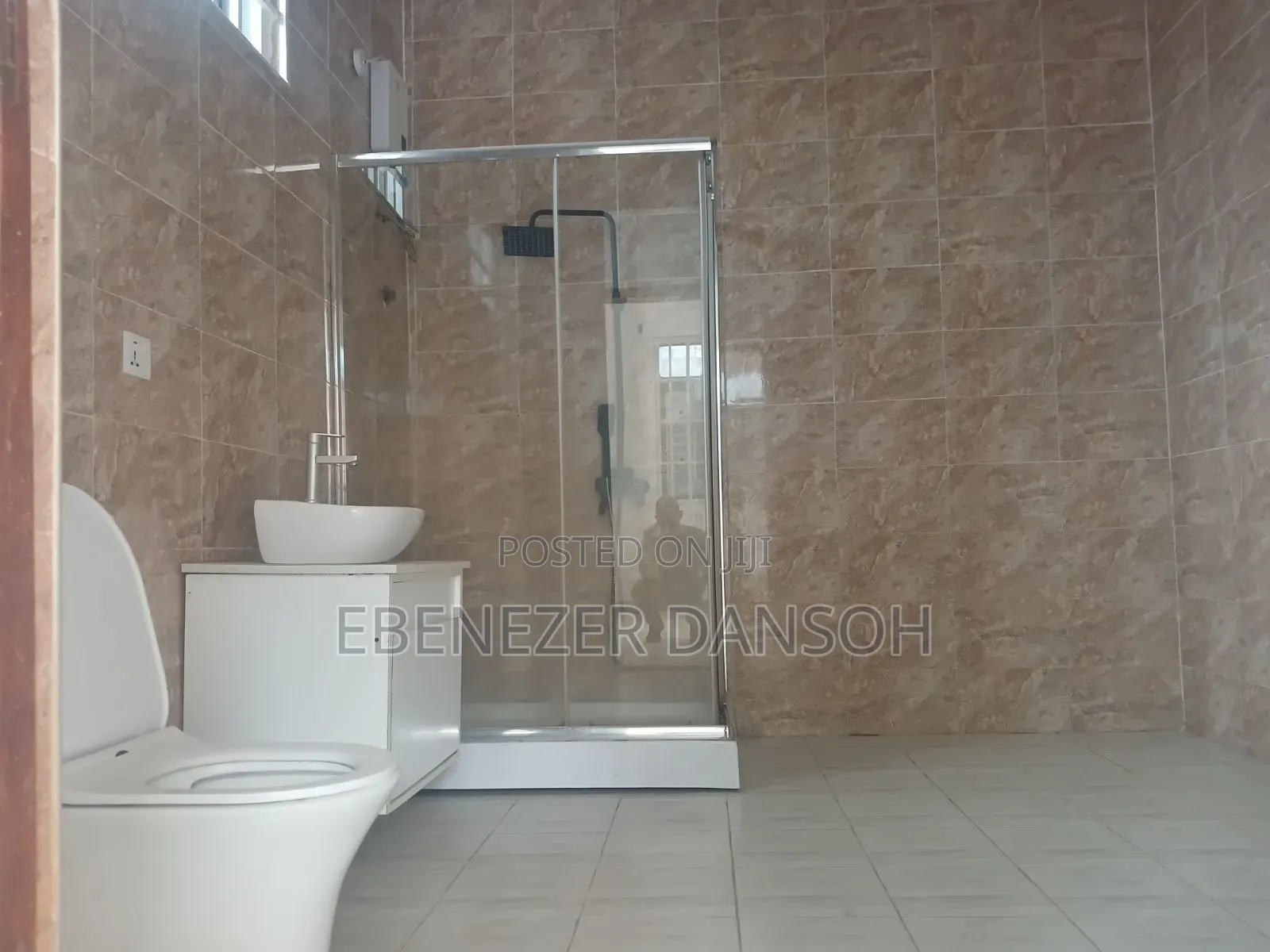 2bdrm Apartment in Telephone Pole, Tseaddo for rent