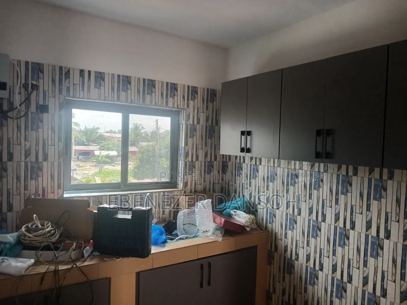 2bdrm Apartment in Alloway, Tsui-Bleoo for rent