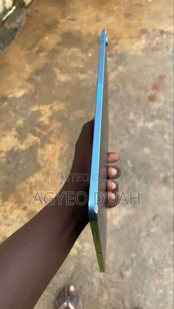 Apple iPad Air (2022) 64 GB Blue