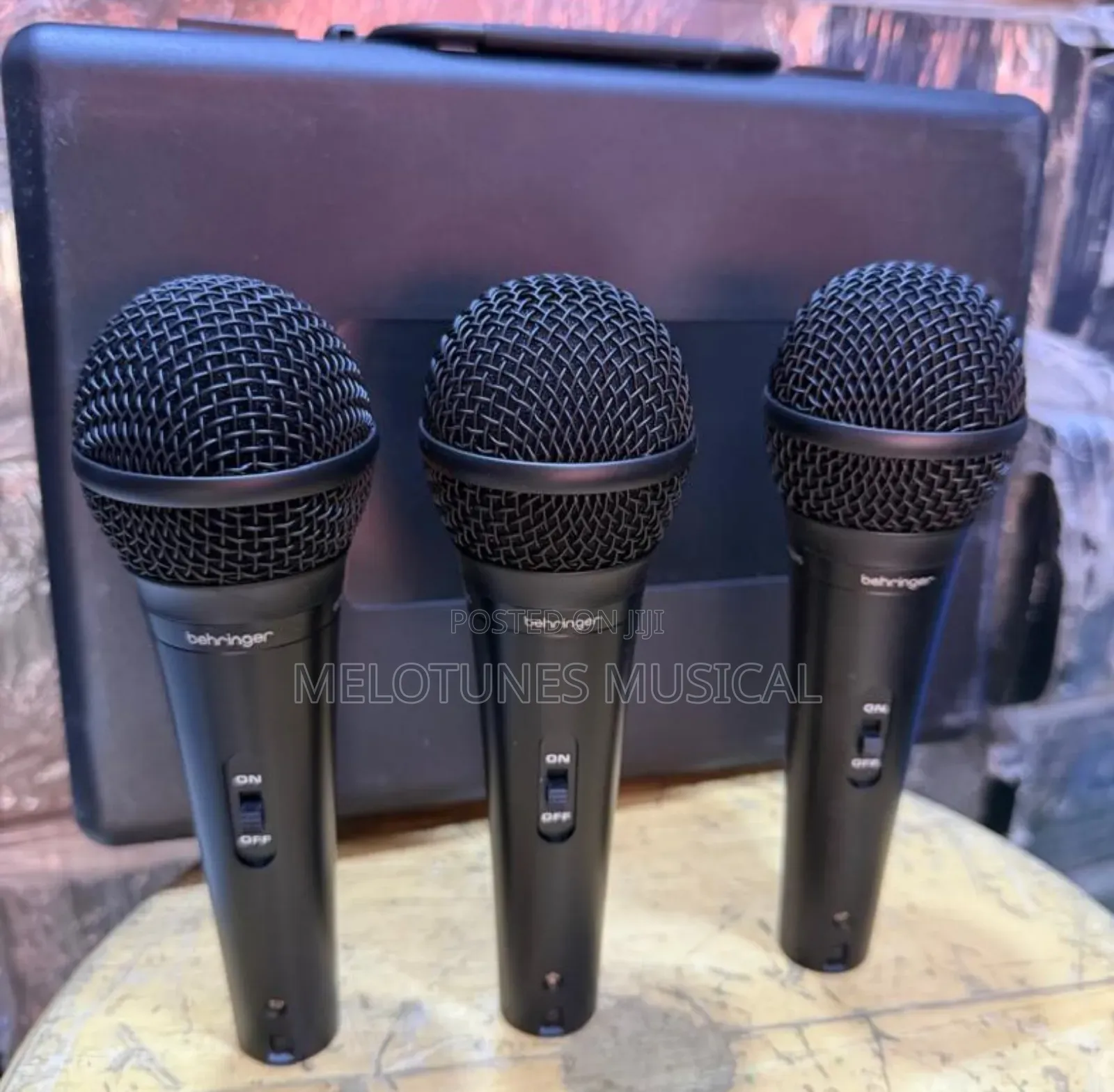 Behringer Ultravoice XM1800S Dynamic Cardioid Vocal 3in1 Microphone
