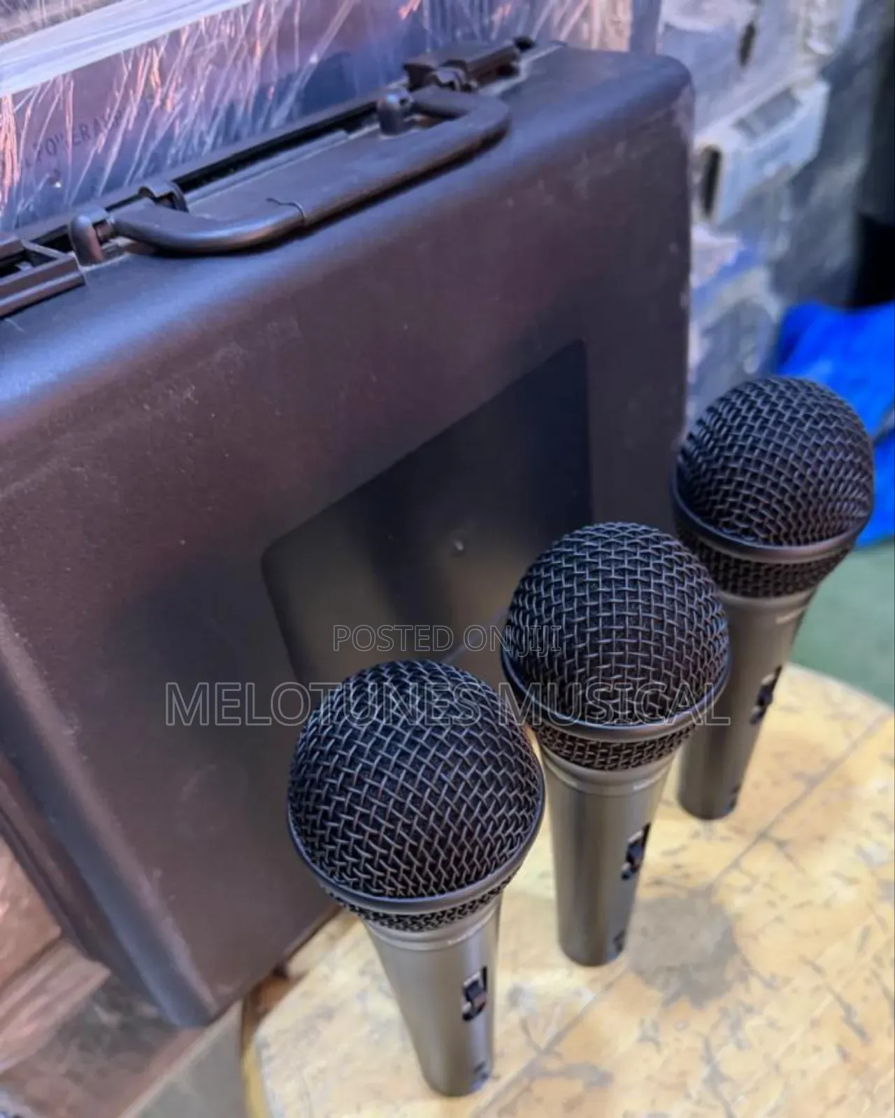 Behringer Ultravoice XM1800S Dynamic Cardioid Vocal 3in1 Microphone