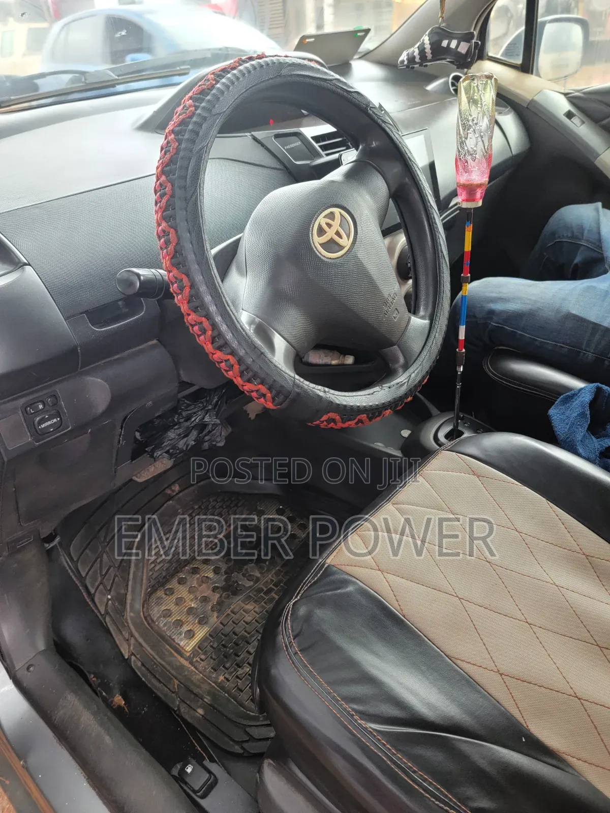 Toyota Vitz 2010 Brown