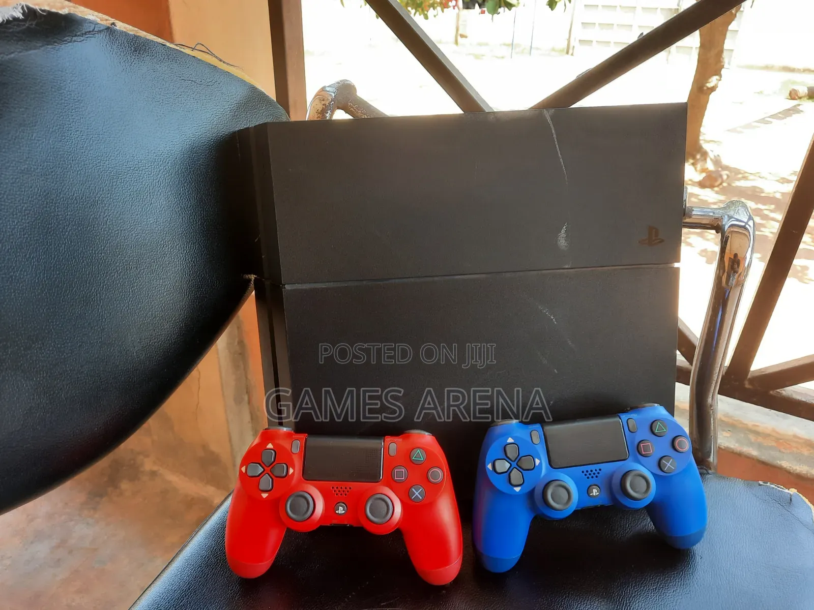 Ps4 Standard With FC 27 and 7 Other Games + 2 Controllers