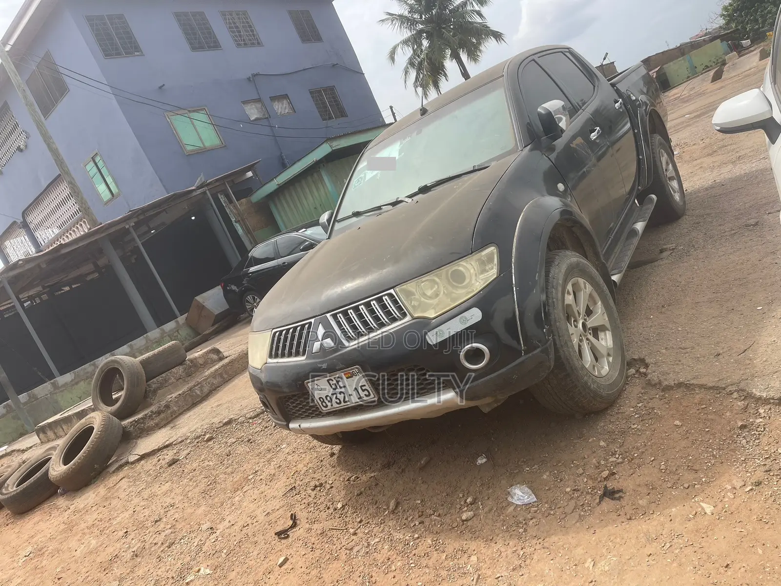 Mitsubishi L200 Club Cab 2.5 180hp 4WD 2013 Black