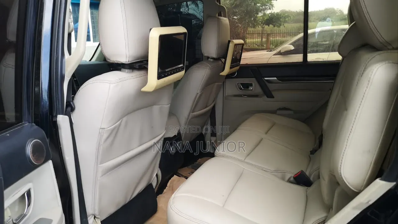 Mitsubishi Pajero 2010 Black