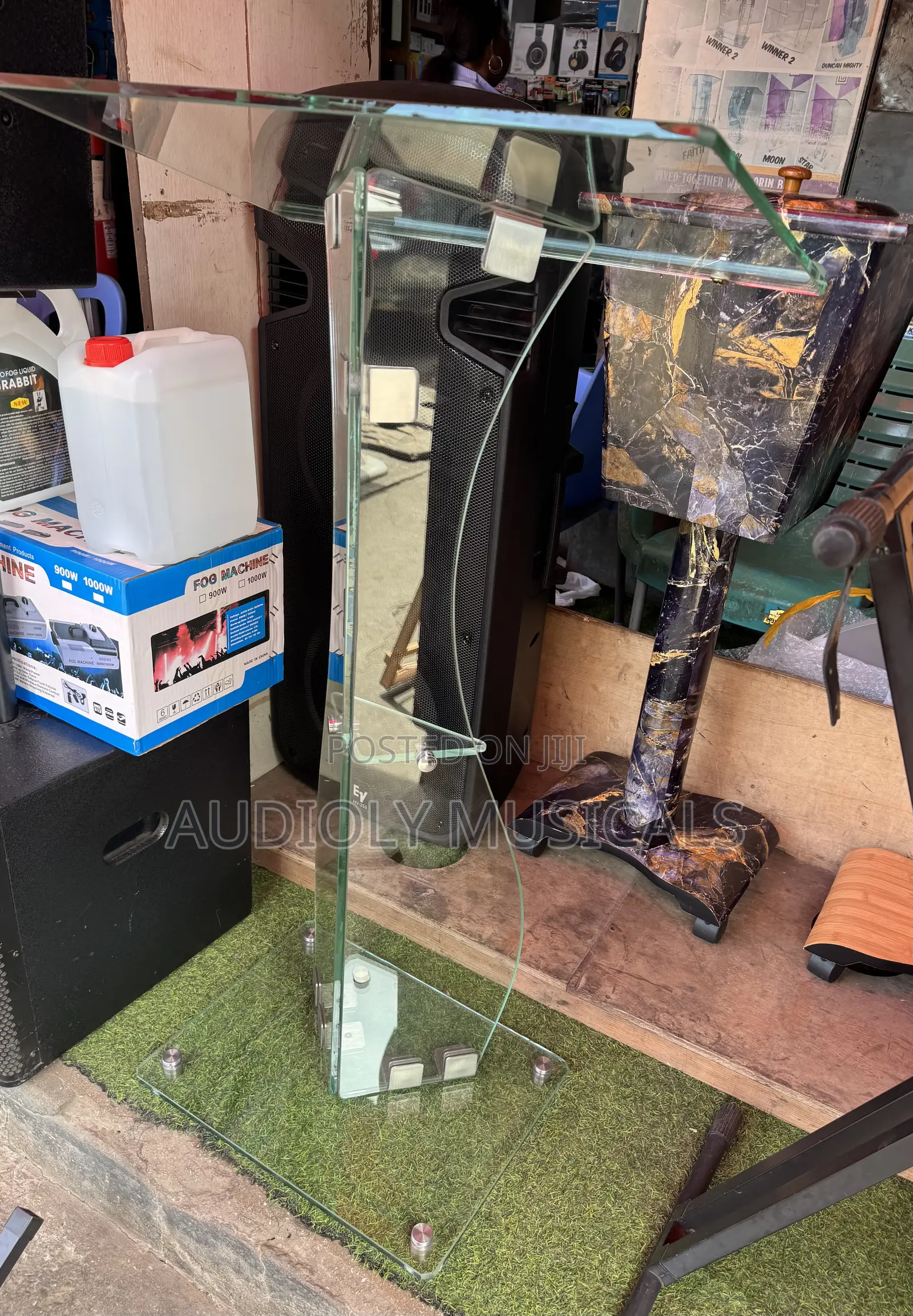 Very Strong Classic Glass Pulpit