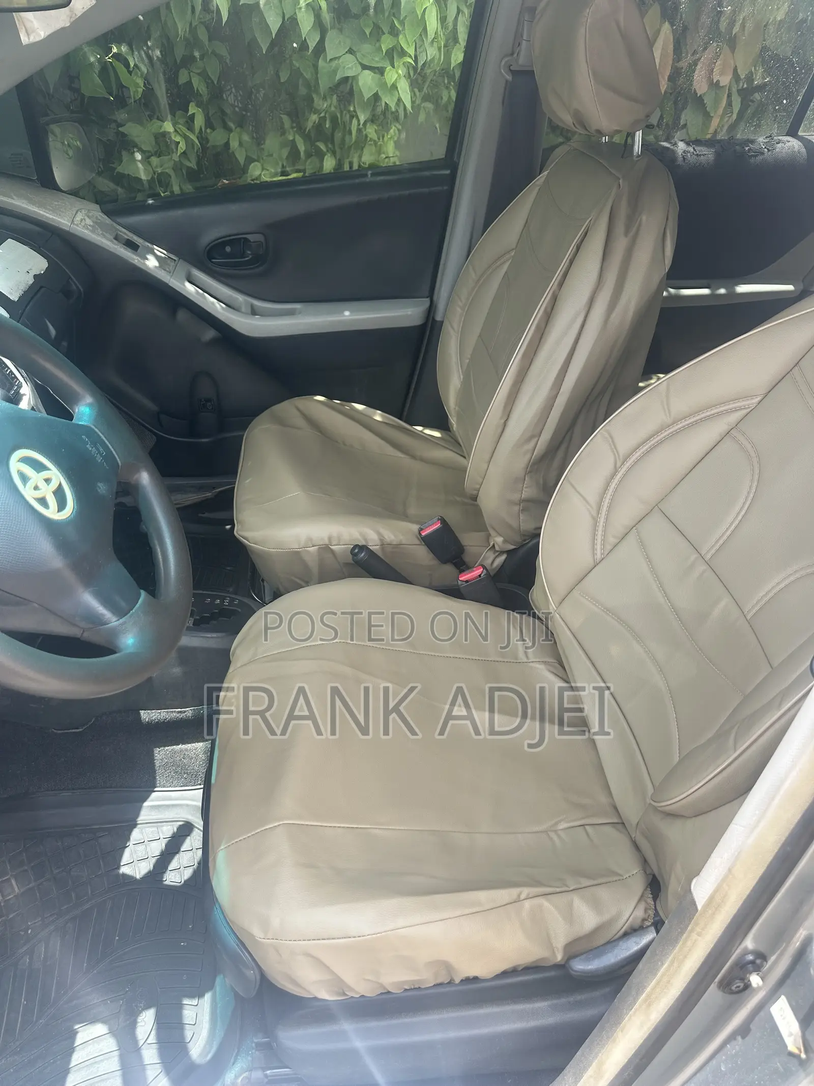 Toyota Vitz 2010 Silver