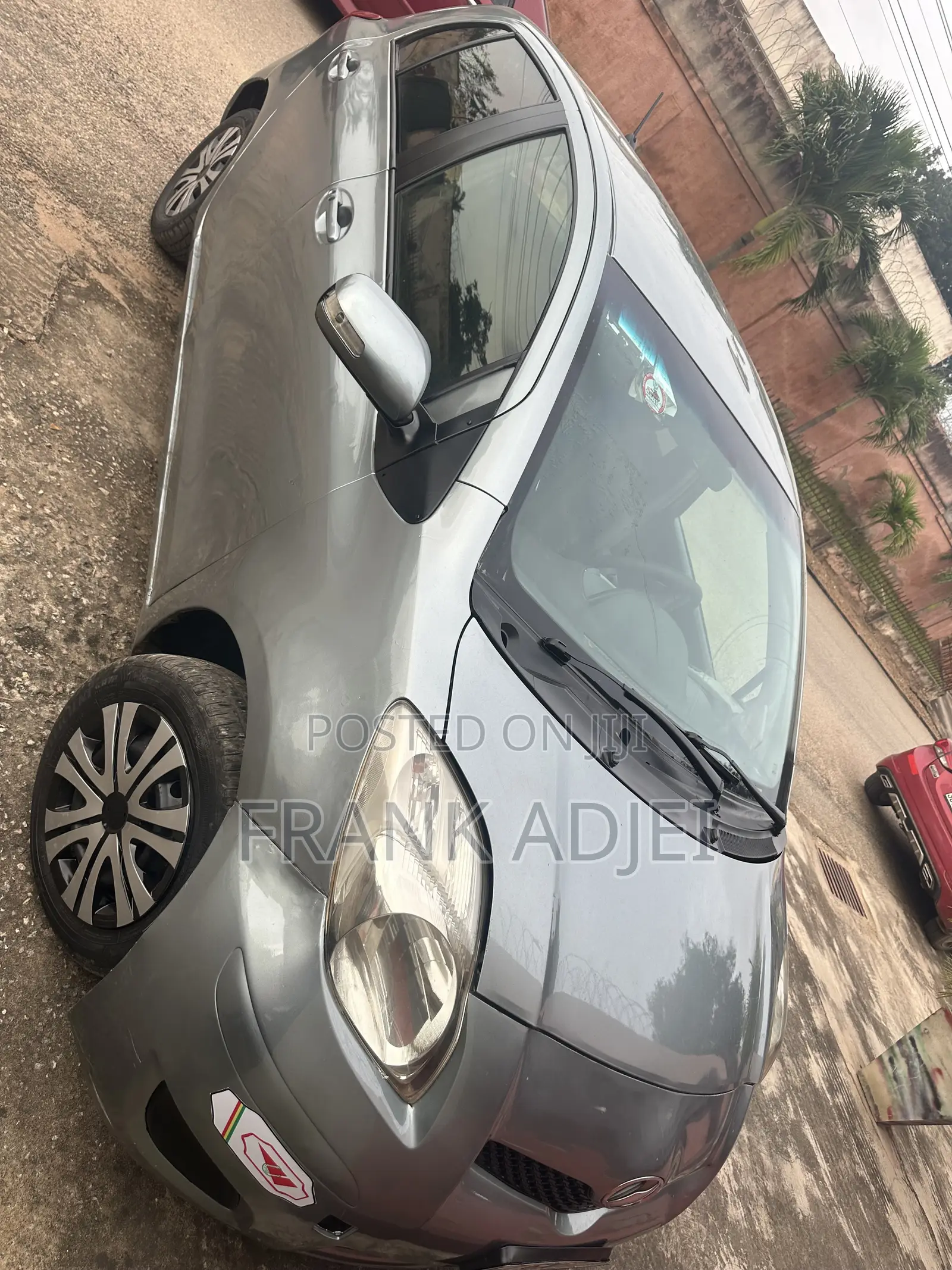 Toyota Vitz 2010 Silver