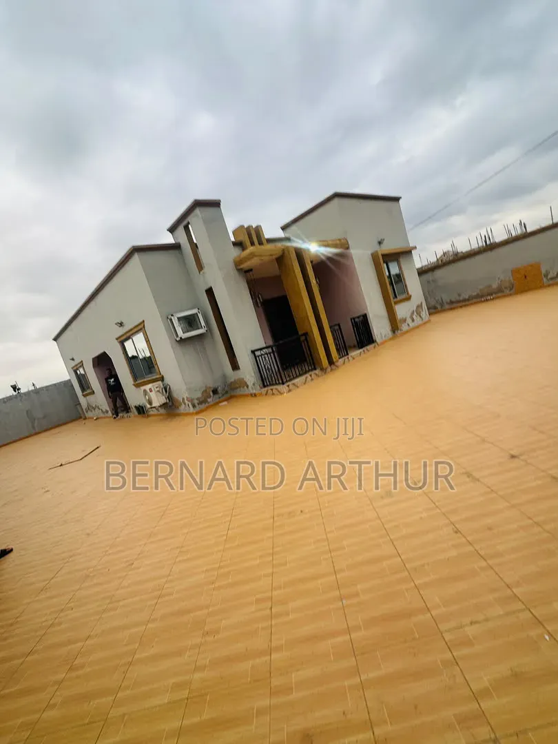 2bdrm Duplex in Bernard Agency, Amasaman for rent