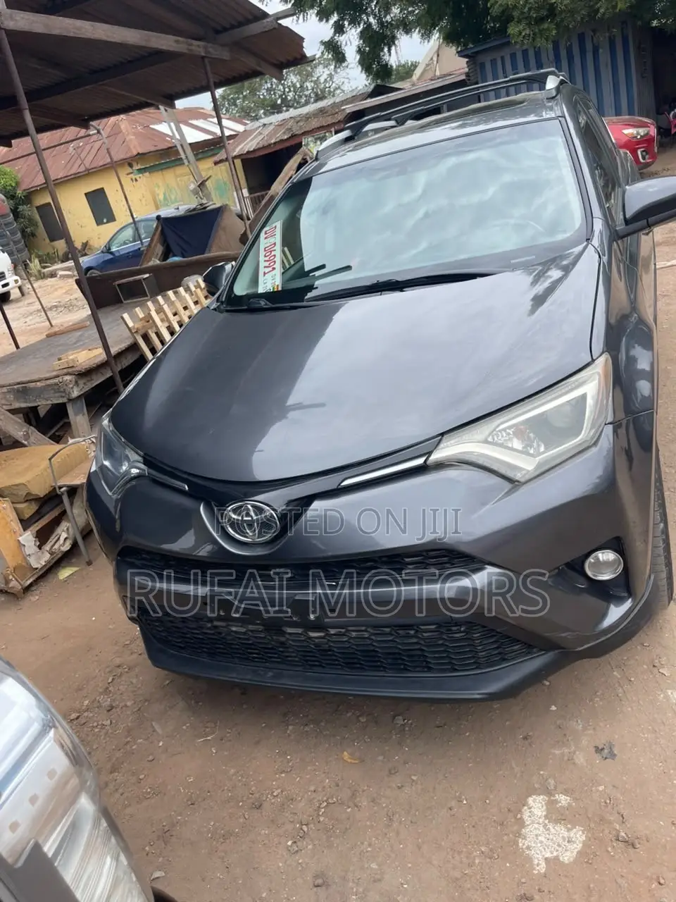 Toyota RAV4 XLE AWD (2.5L 4cyl 6A) 2017 Gray