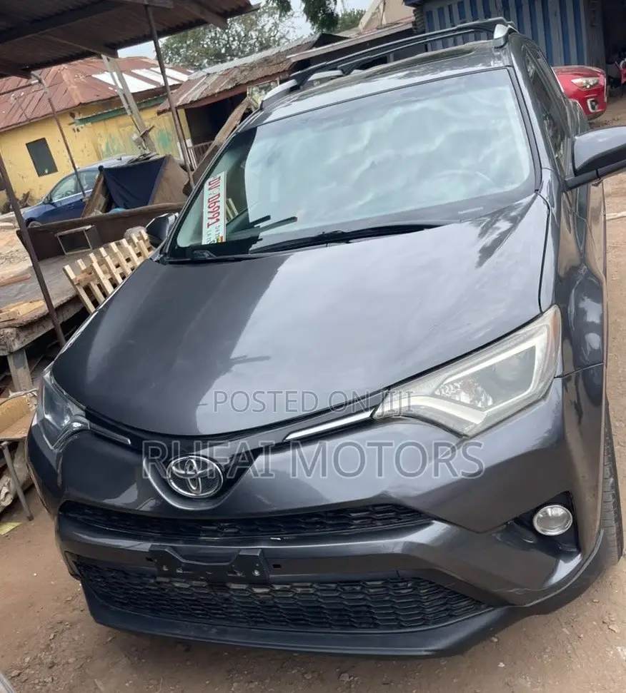 Toyota RAV4 XLE AWD (2.5L 4cyl 6A) 2017 Gray