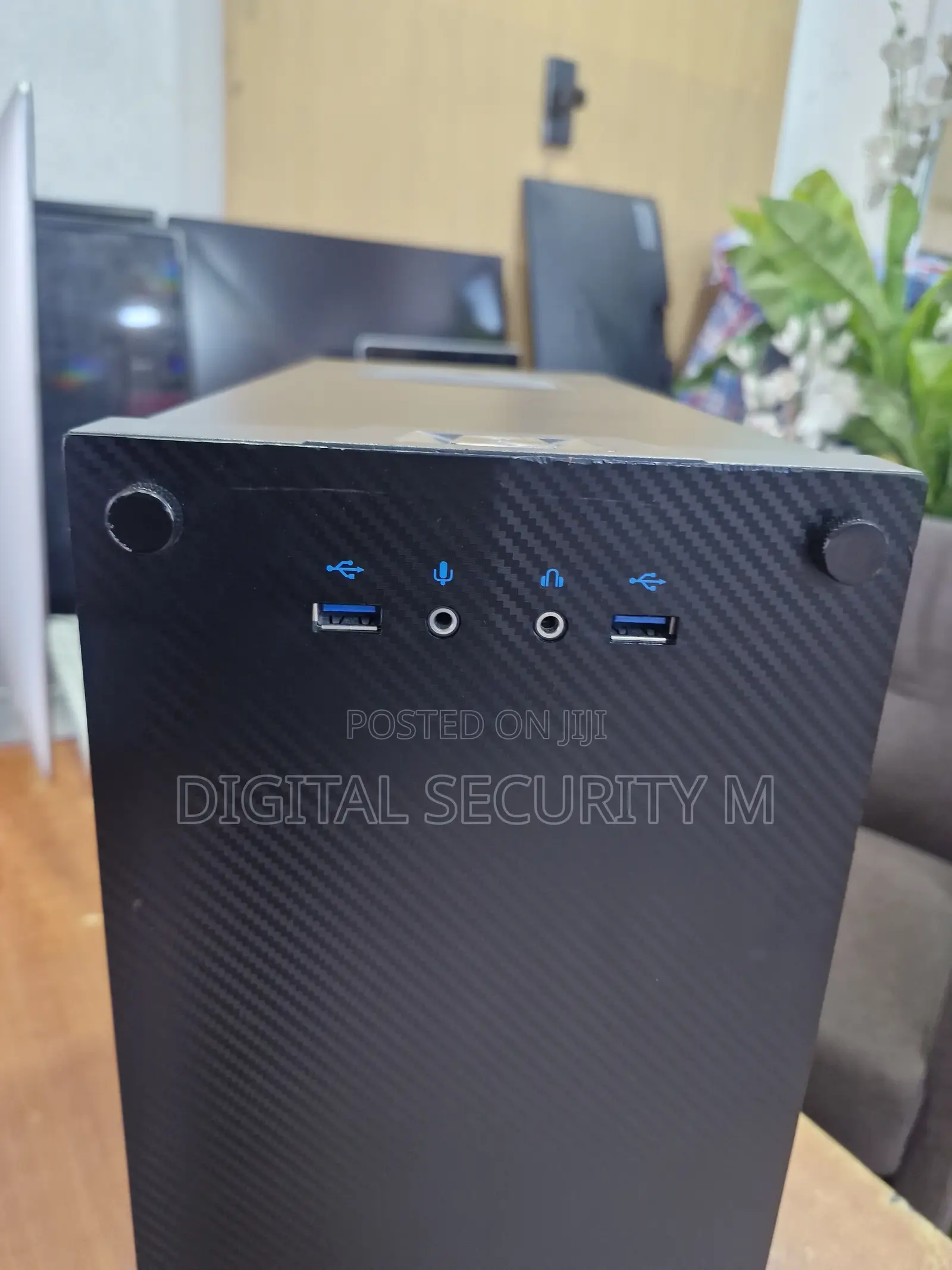 Desktop Computer 8GB Intel Core i5 SSD 256GB