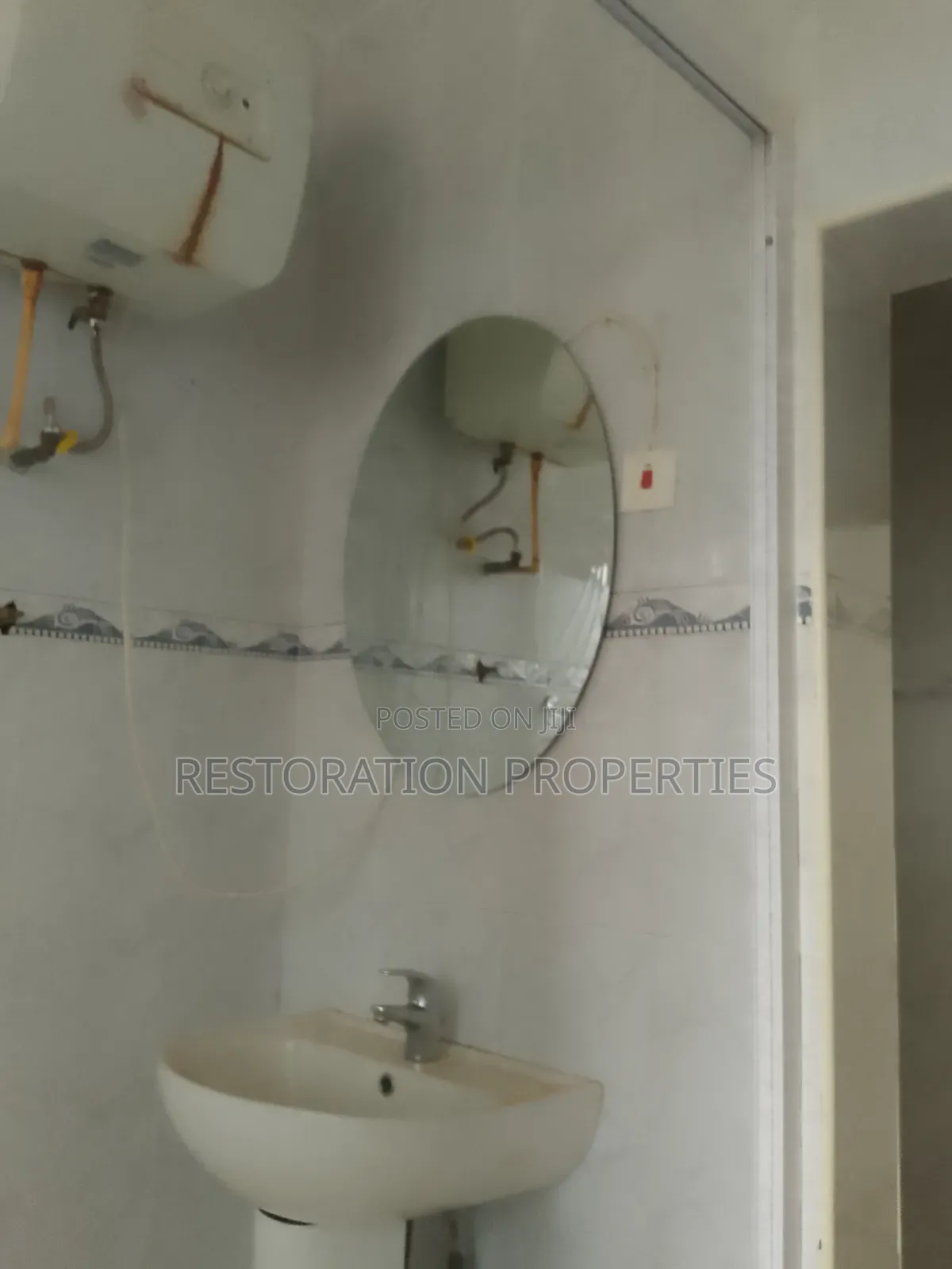 3bdrm Apartment in Adenta, Housing Down for rent