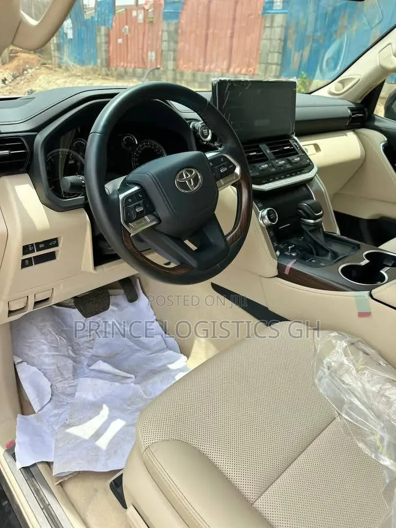 New Toyota Land Cruiser LC300 2025 Black