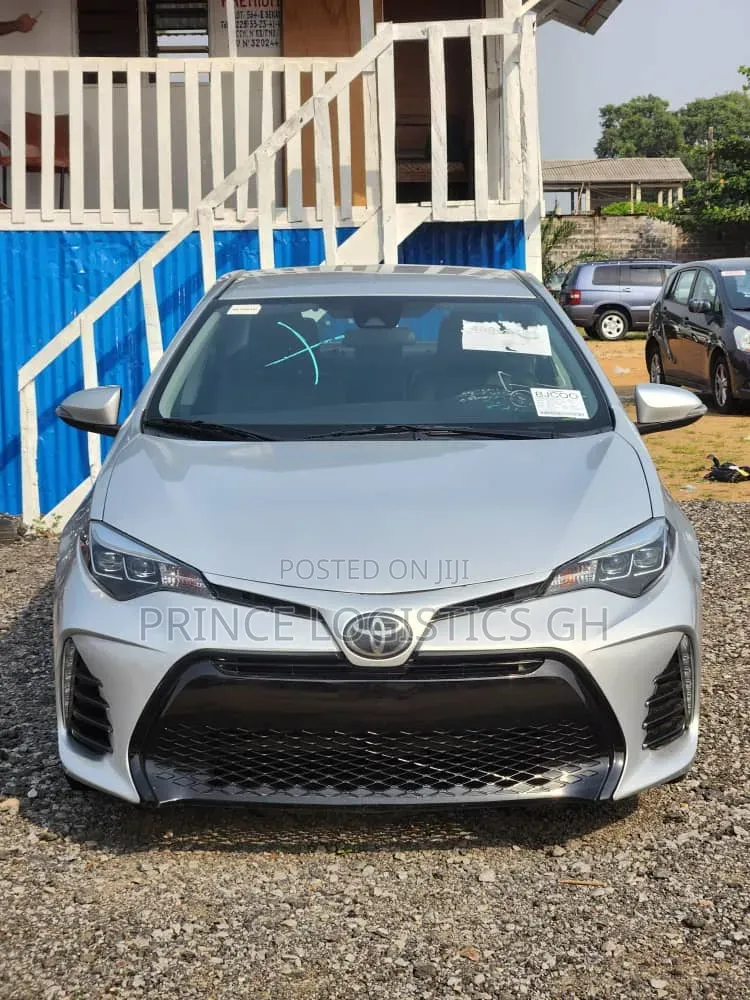 Toyota Corolla SE (1.8L 4cyl 2A) 2018 Silver