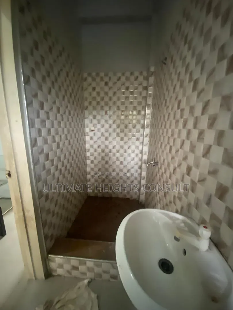1bdrm Apartment in Sowutoum, Last Stop for rent