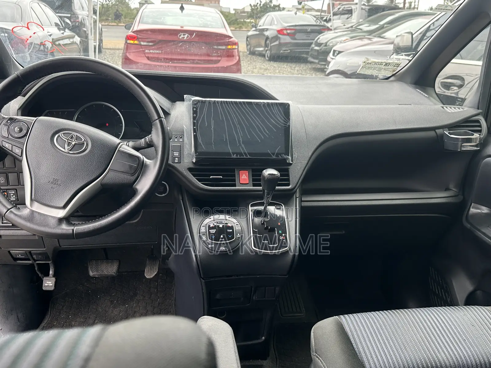 Toyota Voxy V 4WD 8-Seater 2017 Black