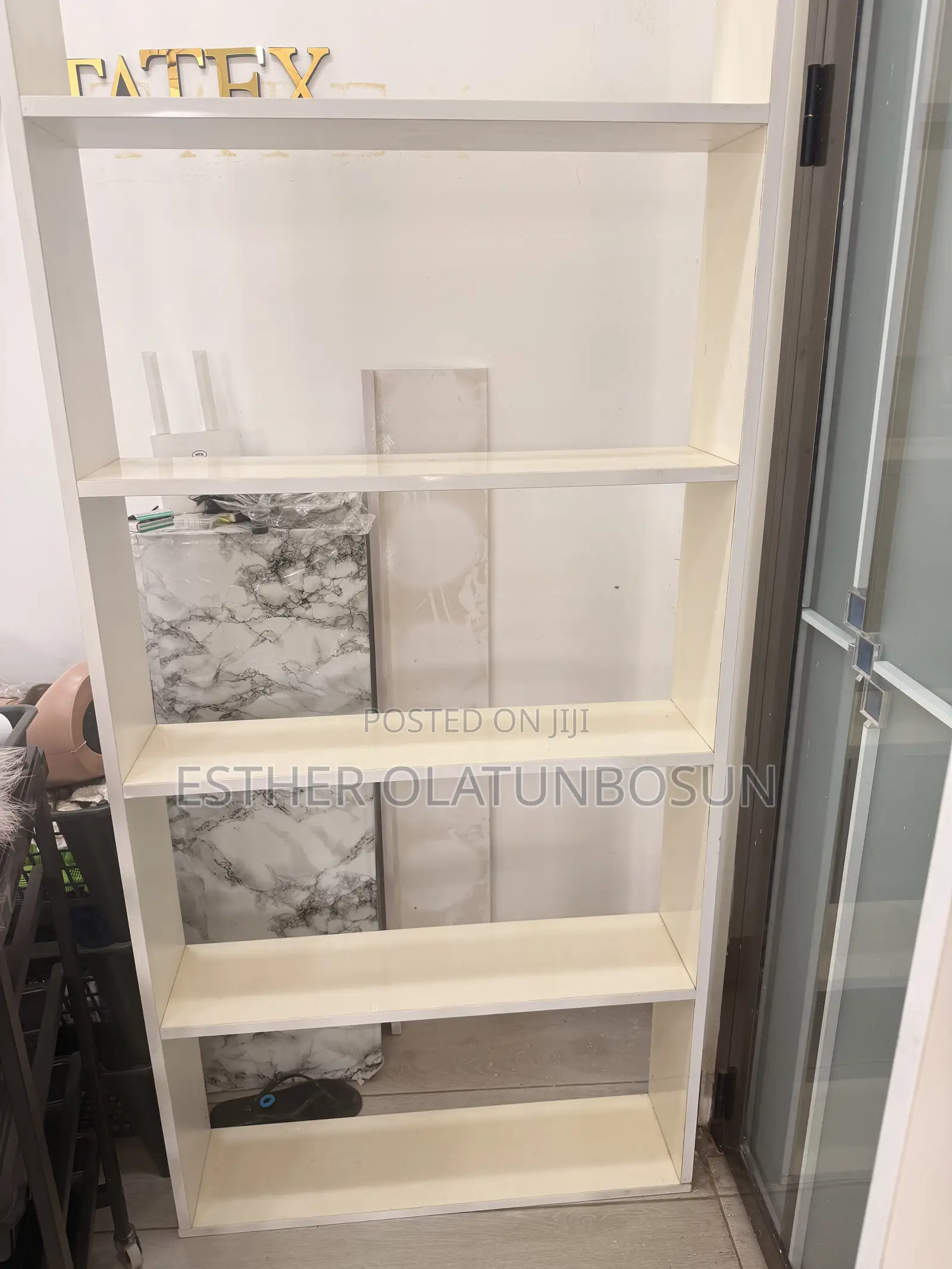 Luxury Shelves