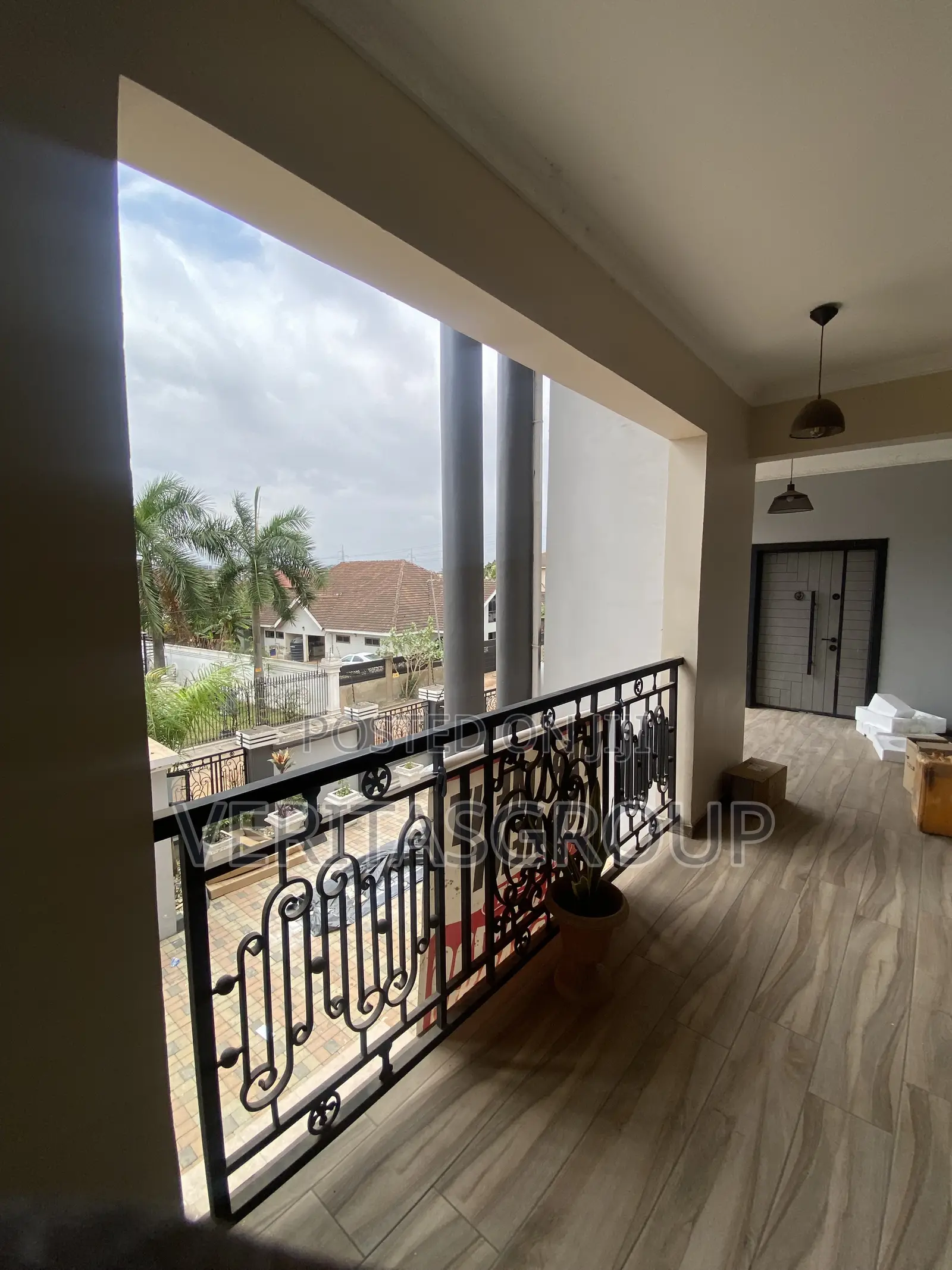 3bdrm Apartment in American House for rent