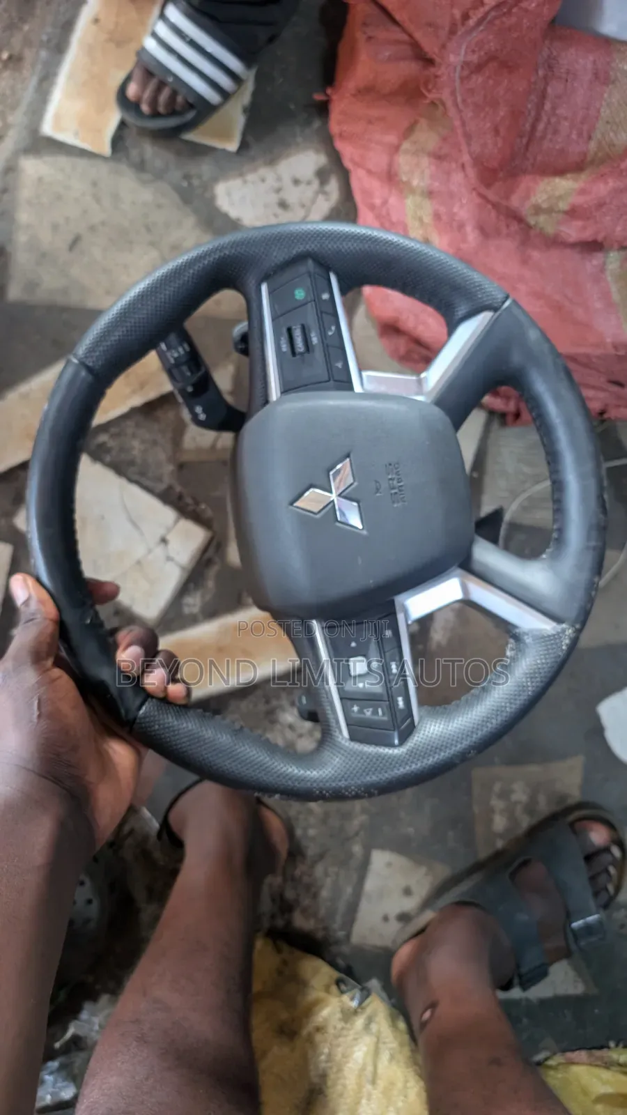 Mitsubishi Outlander 2022,2023,24 Complete Steering Wheel With Airbag