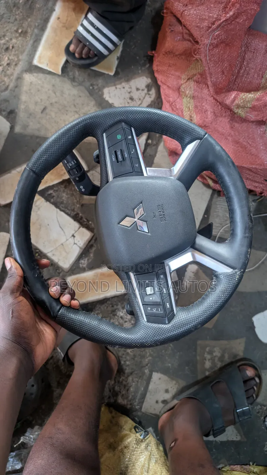 Mitsubishi Outlander 2022,2023,24 Complete Steering Wheel With Airbag