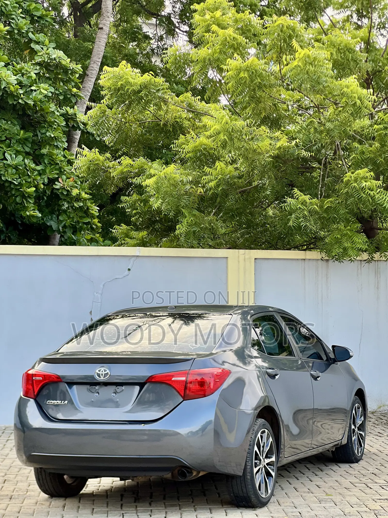 Toyota Corolla SE Special Edition 4dr Sedan (1.8L 4cyl CVT) 2017 Gray