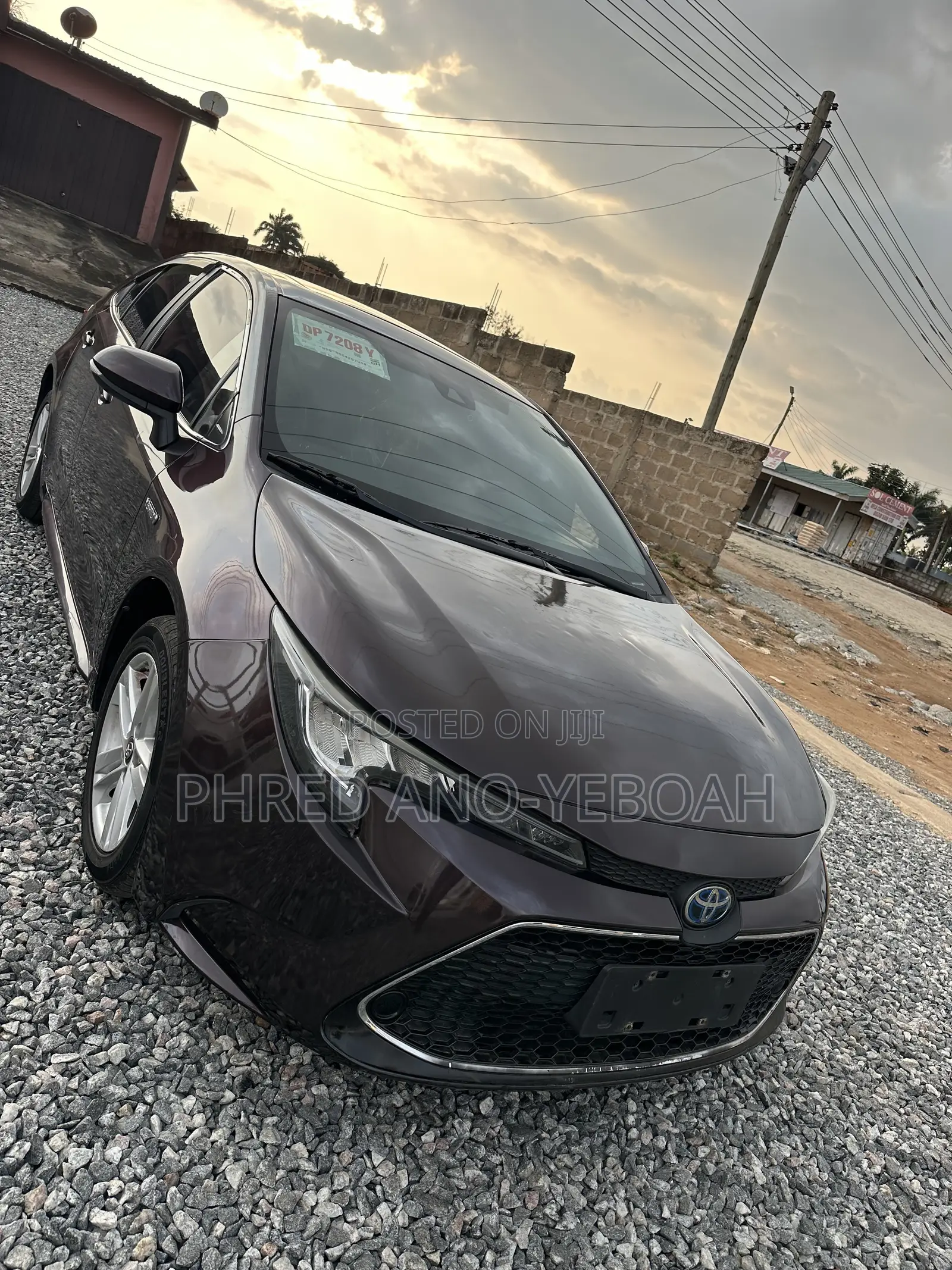 Toyota Corolla SE 2021 Maroon