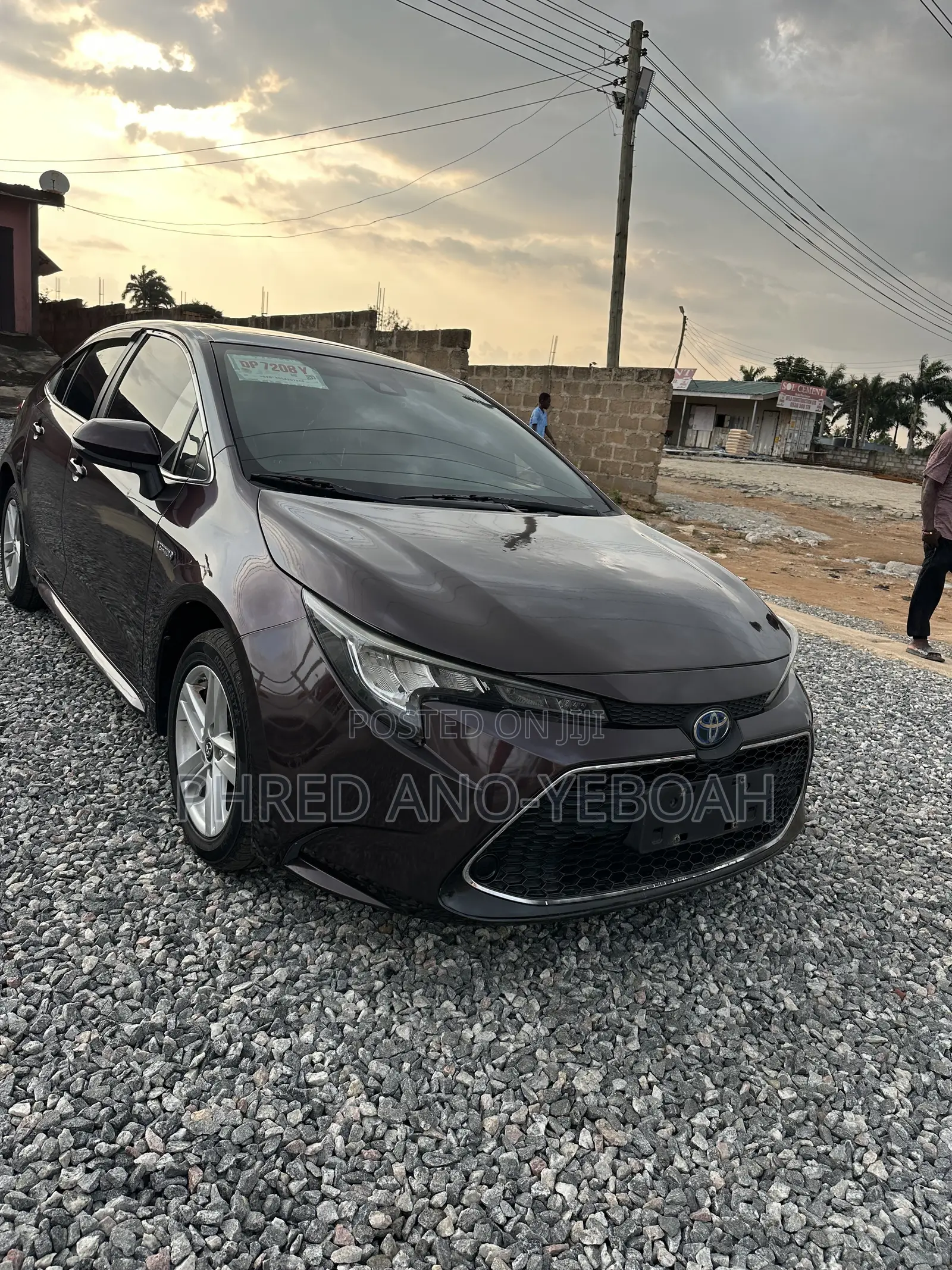 Toyota Corolla SE 2021 Maroon