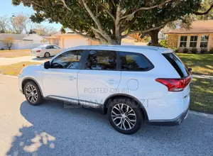 Mitsubishi Outlander SEL FWD 2016 White