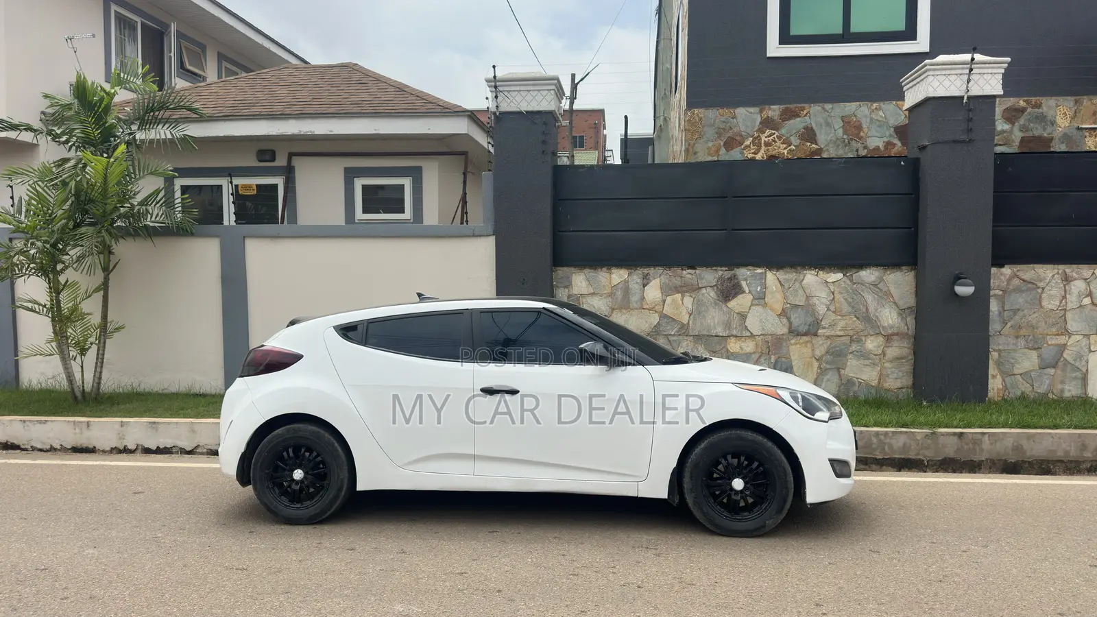 Hyundai Veloster 3dr Hatchback w/Black Interior (1.6L 4cyl 6M) 2014