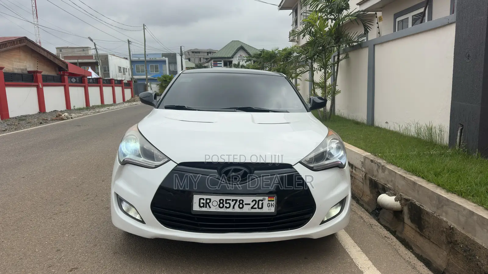 Hyundai Veloster 3dr Hatchback w/Black Interior (1.6L 4cyl 6M) 2014