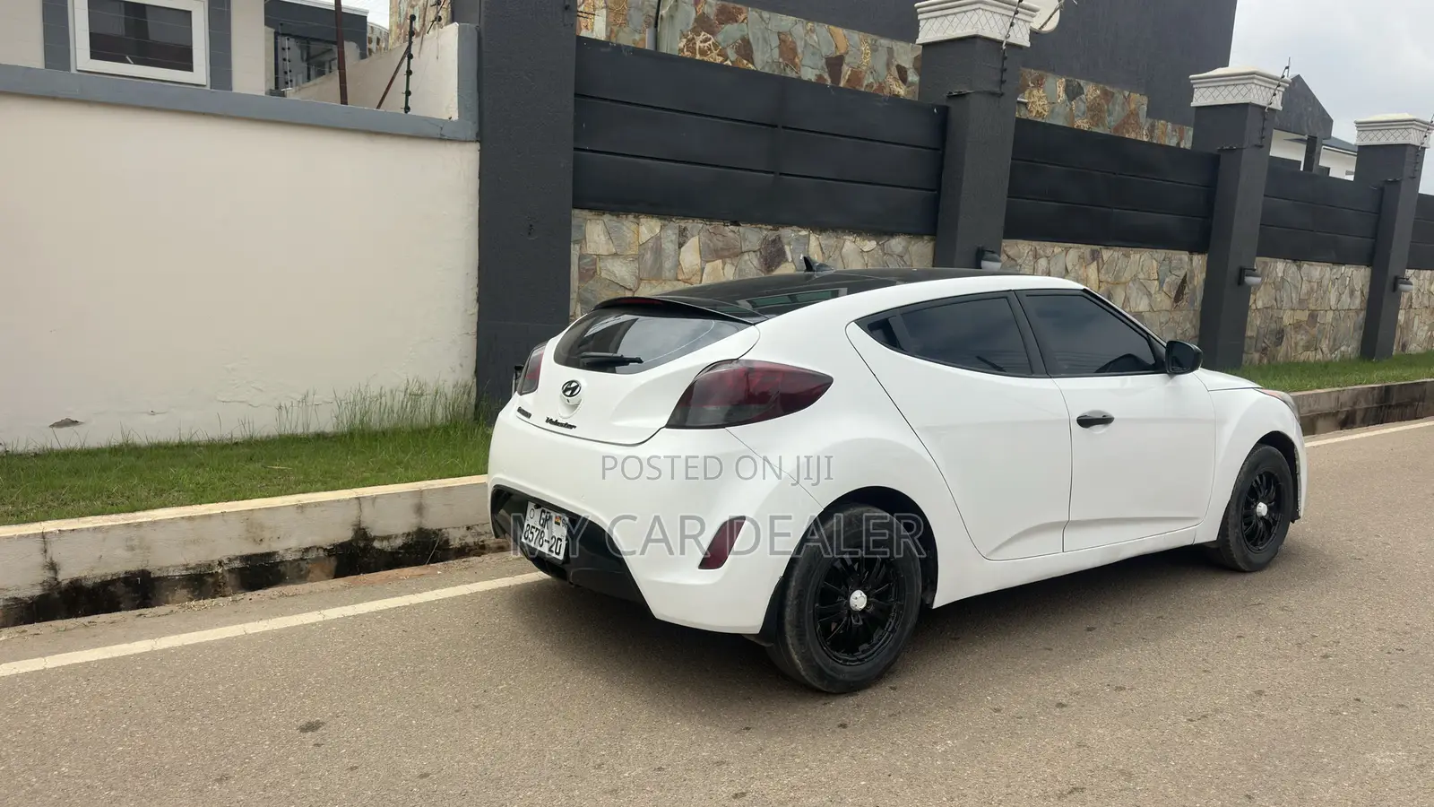 Hyundai Veloster 3dr Hatchback w/Black Interior (1.6L 4cyl 6M) 2014