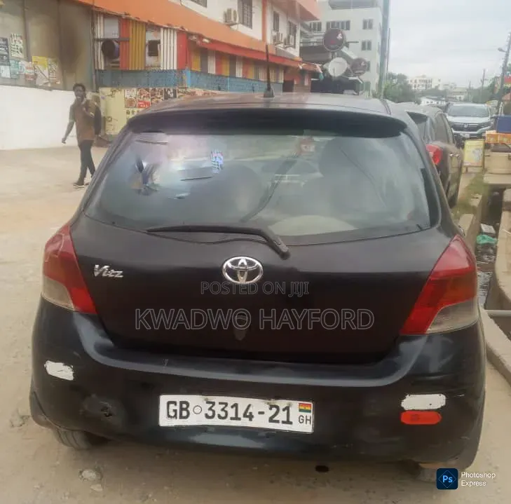 Toyota Vitz 1.3 FWD 3dr 2010 Black