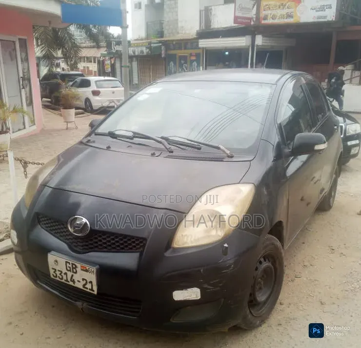 Toyota Vitz 1.3 FWD 3dr 2010 Black
