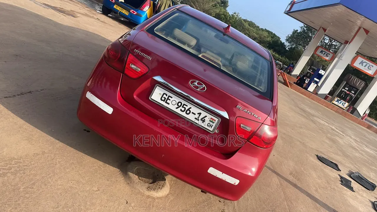 Hyundai Elantra 2009 Red
