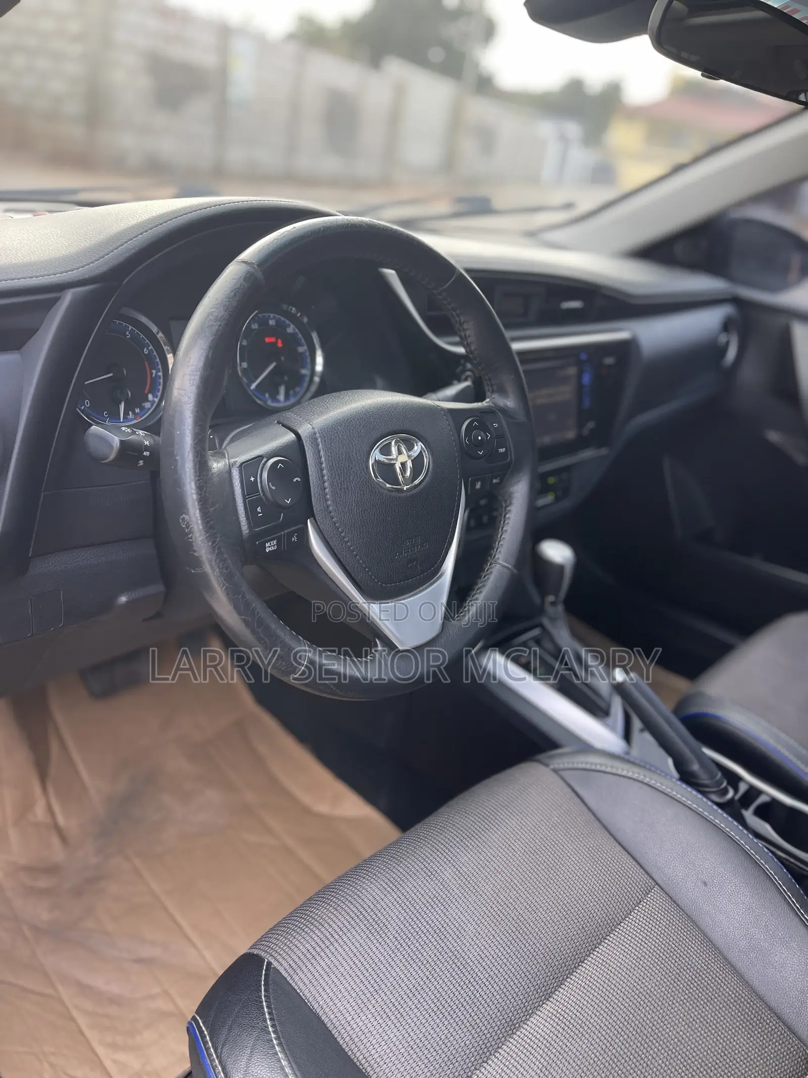 Toyota Corolla SE Special Edition 4dr Sedan (1.8L 4cyl CVT) 2017 Gray