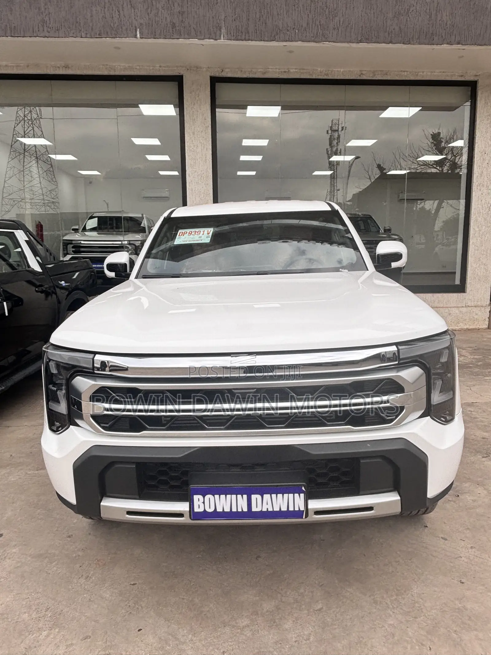 New Nissan Pick-Up 2025 White