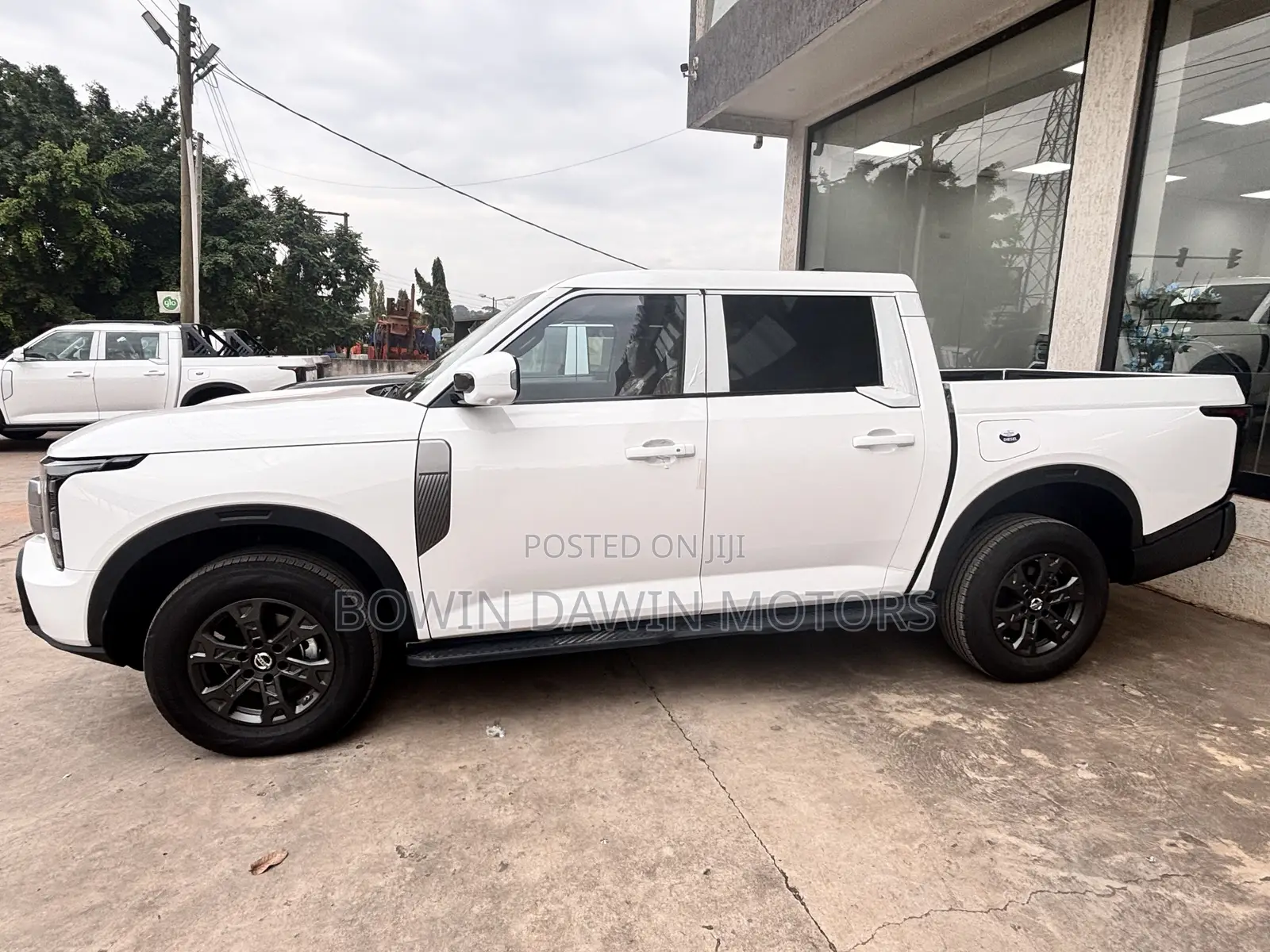 New Nissan Pick-Up 2025 White