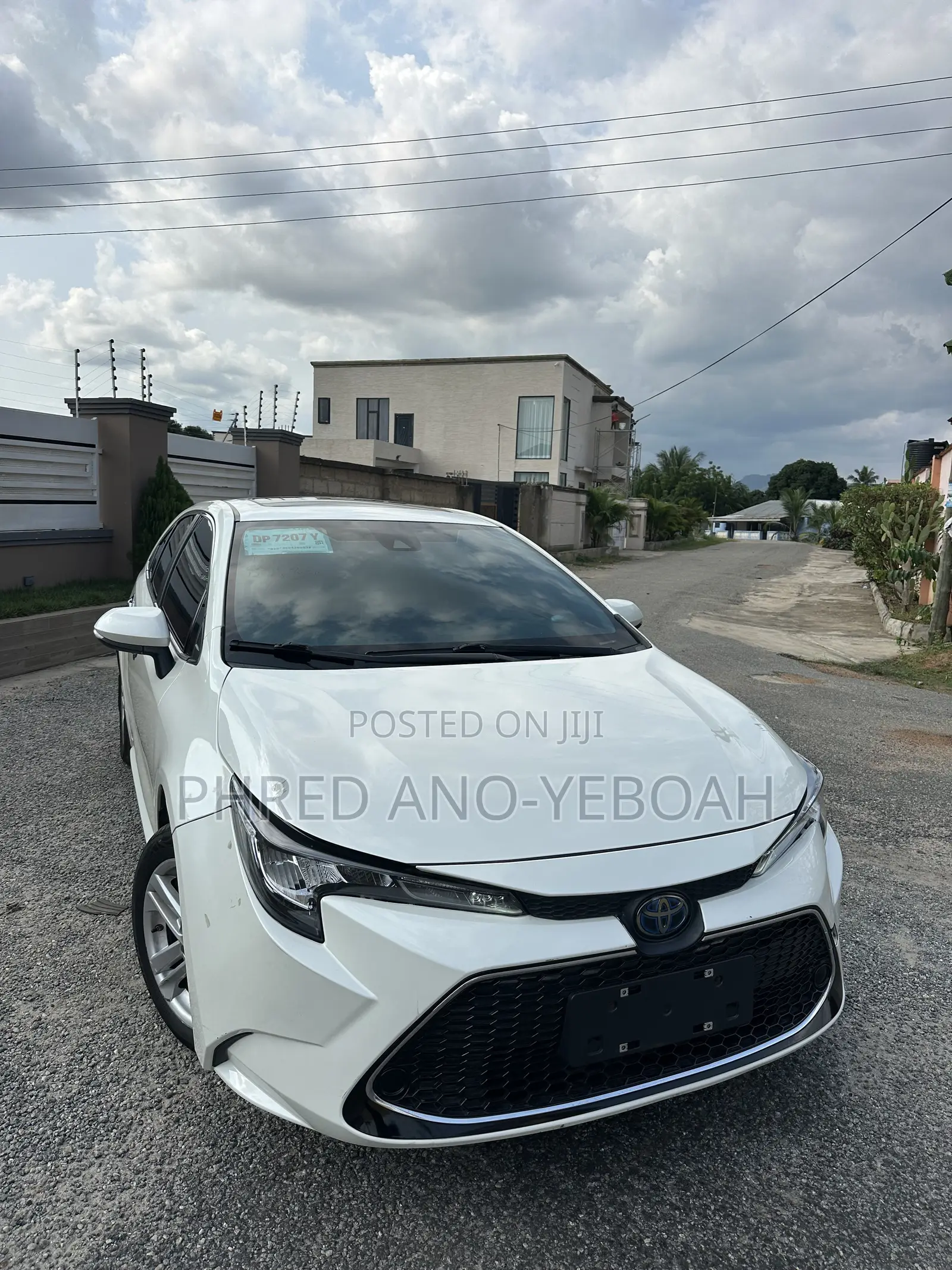 Toyota Corolla SE 2021 White