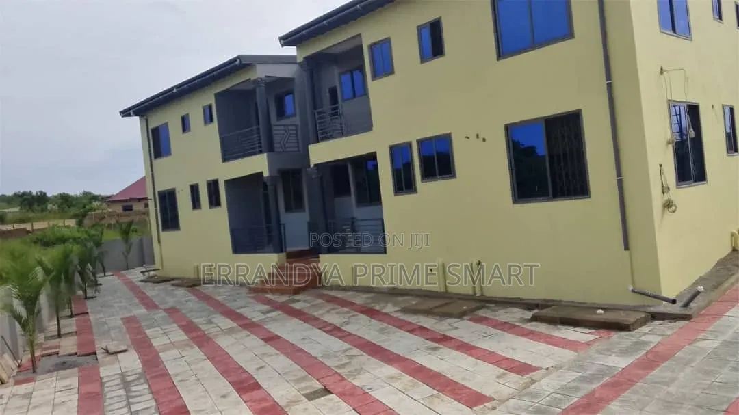 8bdrm House in Ofankor, Toll Booth for sale