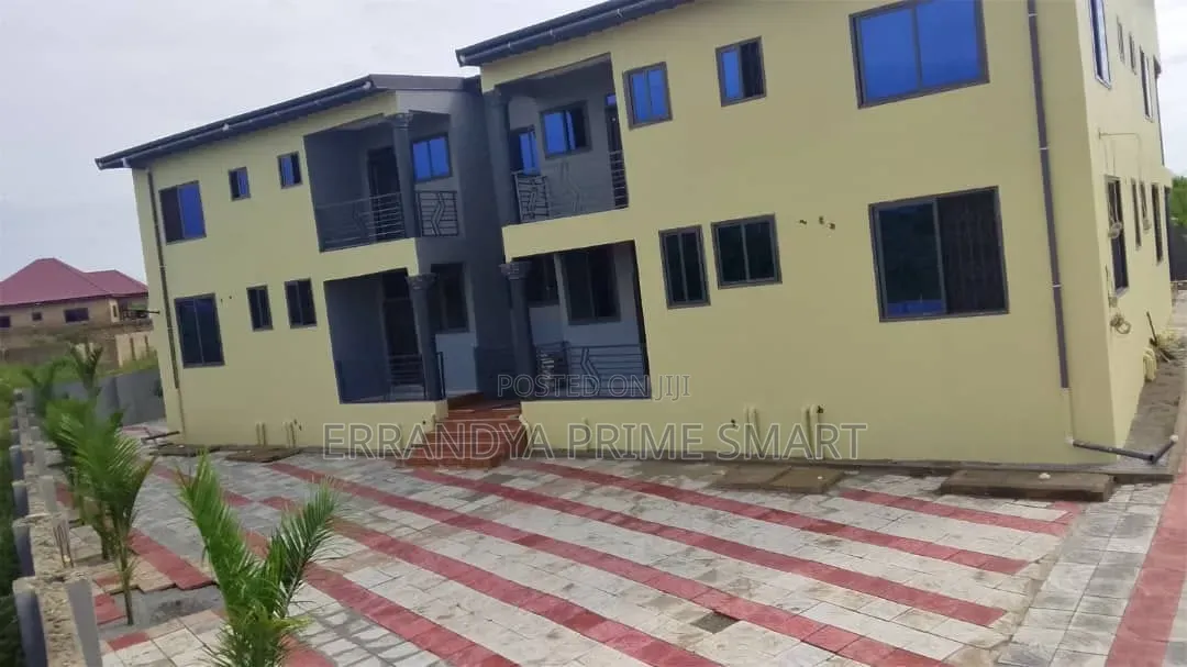 8bdrm House in Ofankor, Toll Booth for sale