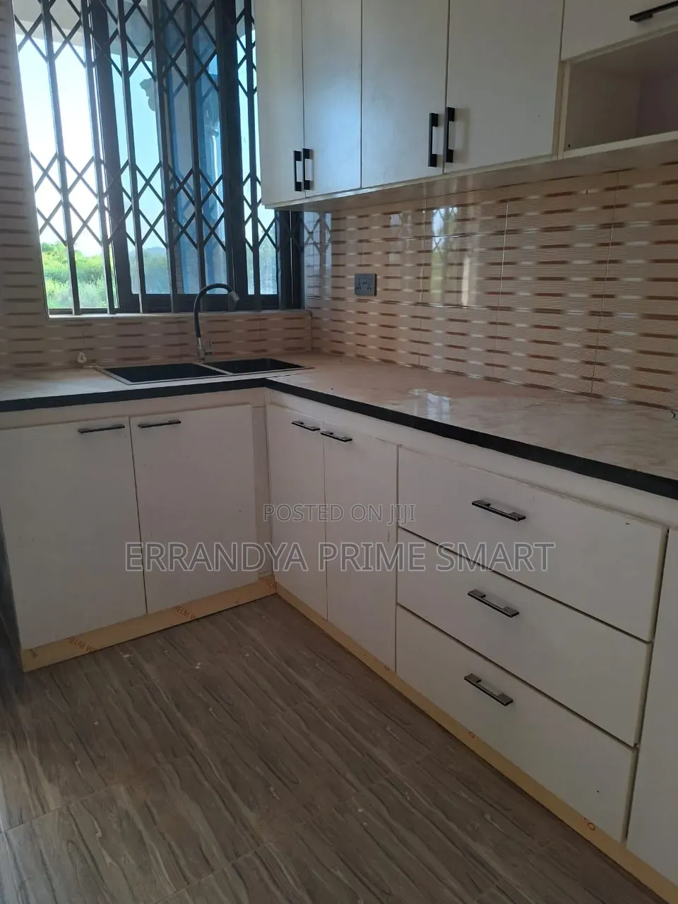 8bdrm House in Ofankor, Toll Booth for sale