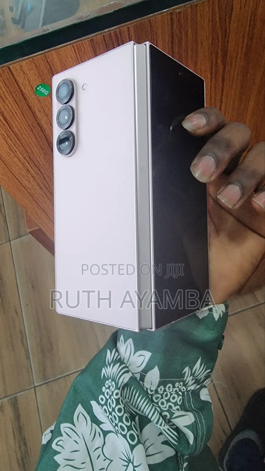 New Samsung Galaxy Z Fold6 256 GB Gold