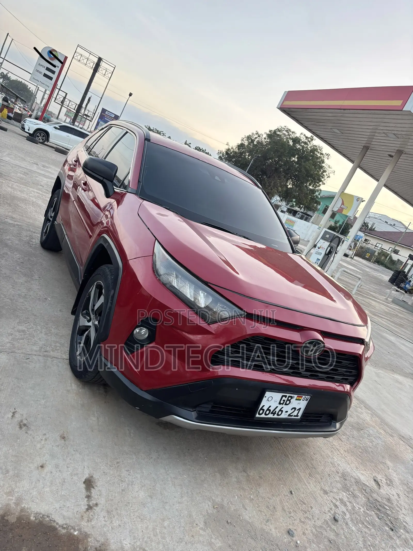Toyota RAV4 LE AWD 2020 Red