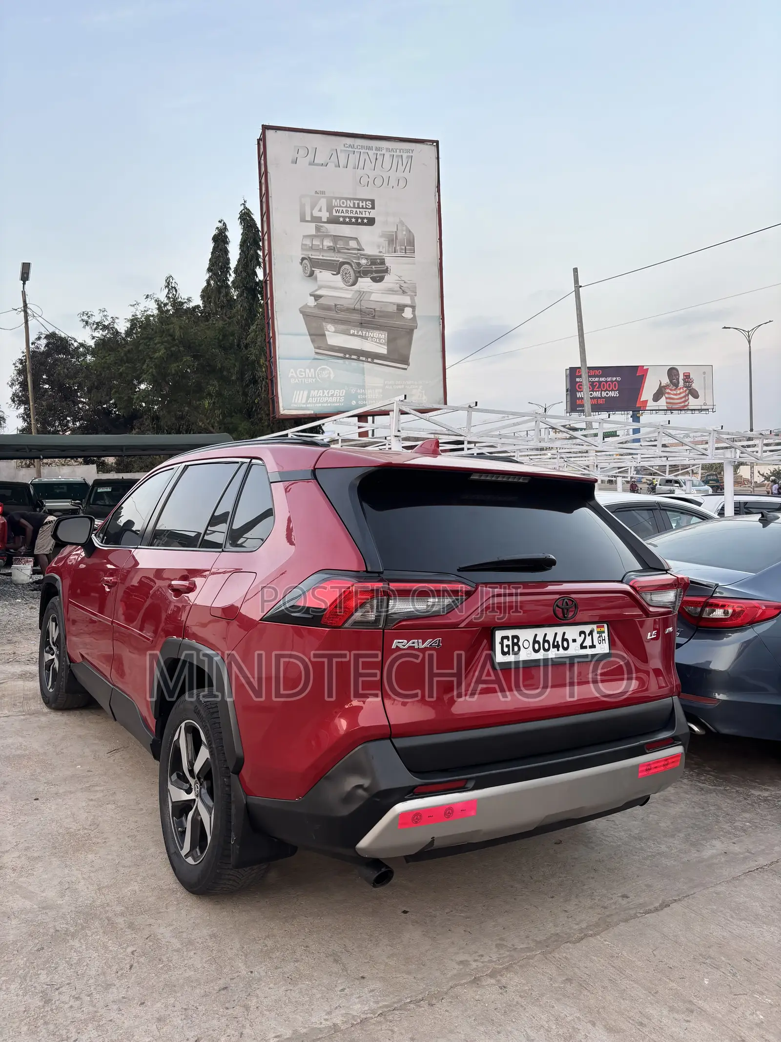 Toyota RAV4 LE AWD 2020 Red
