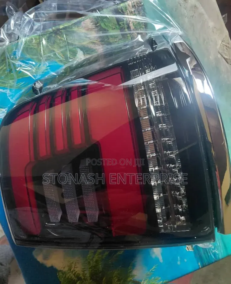 Toyota Landcruicer 2018 Speck Tail Light Set