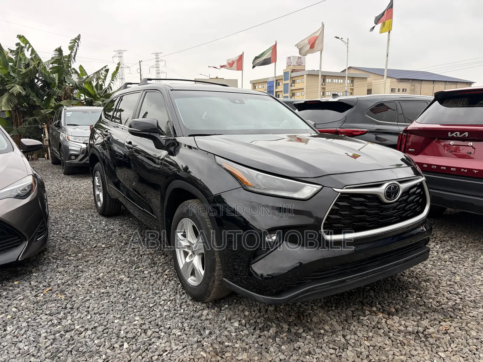 Toyota Highlander LE AWD 2023 Black