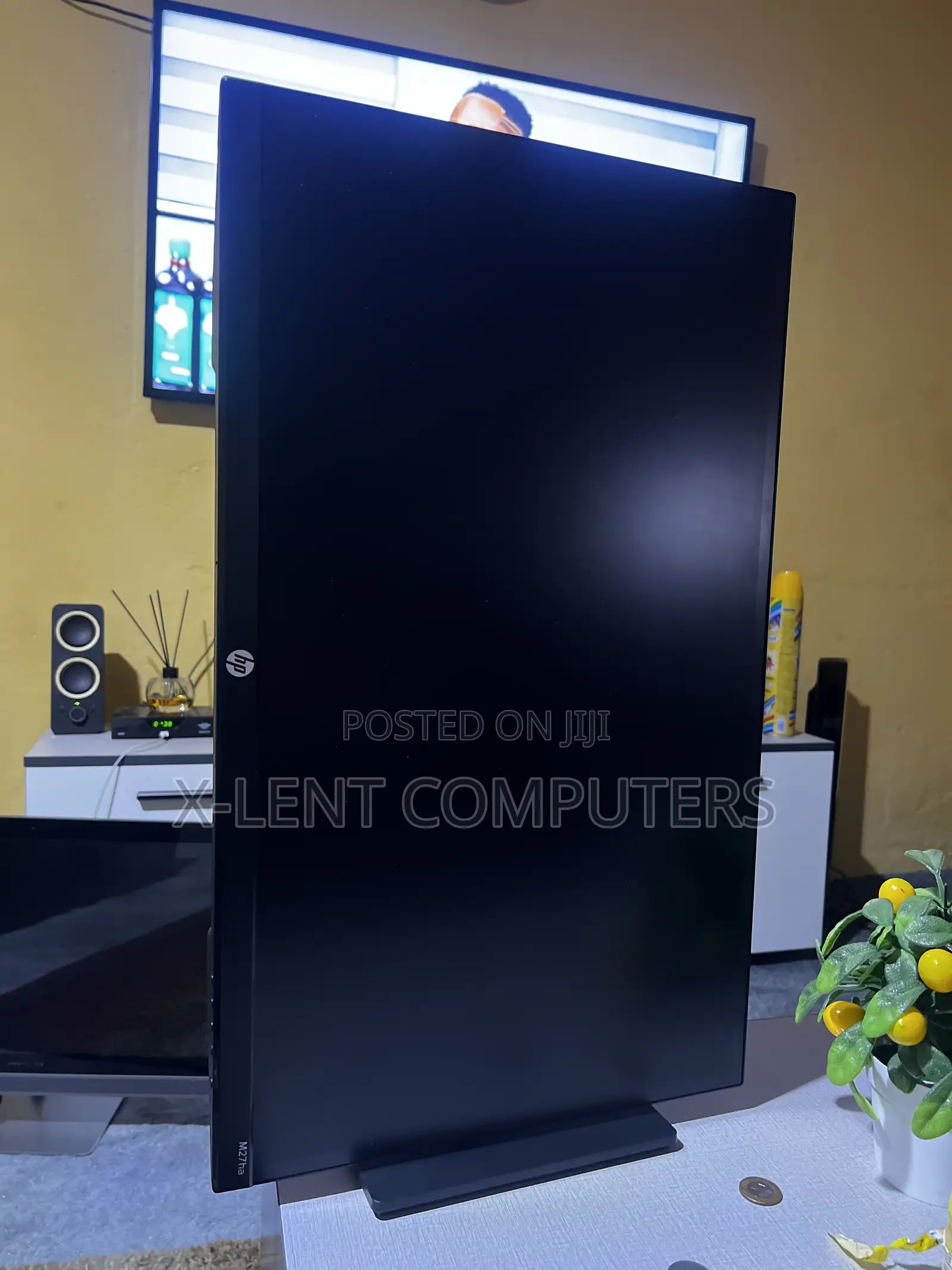 HP Monitor 27 Inches Eggless